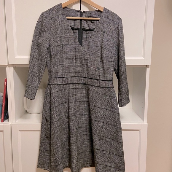 Banana Republic Dress - Picture 2 of 2